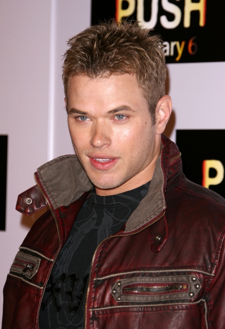 fp_1855750_rij_push_012909_kellanlutz.jpg