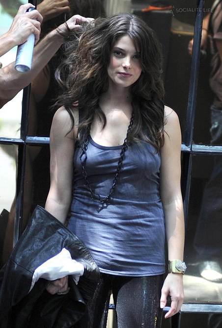 gallery_main-ashley-greene-photo-shoot-07302009-13.jpg